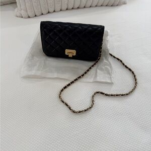 Elegant Black Quilted Chain Handbag